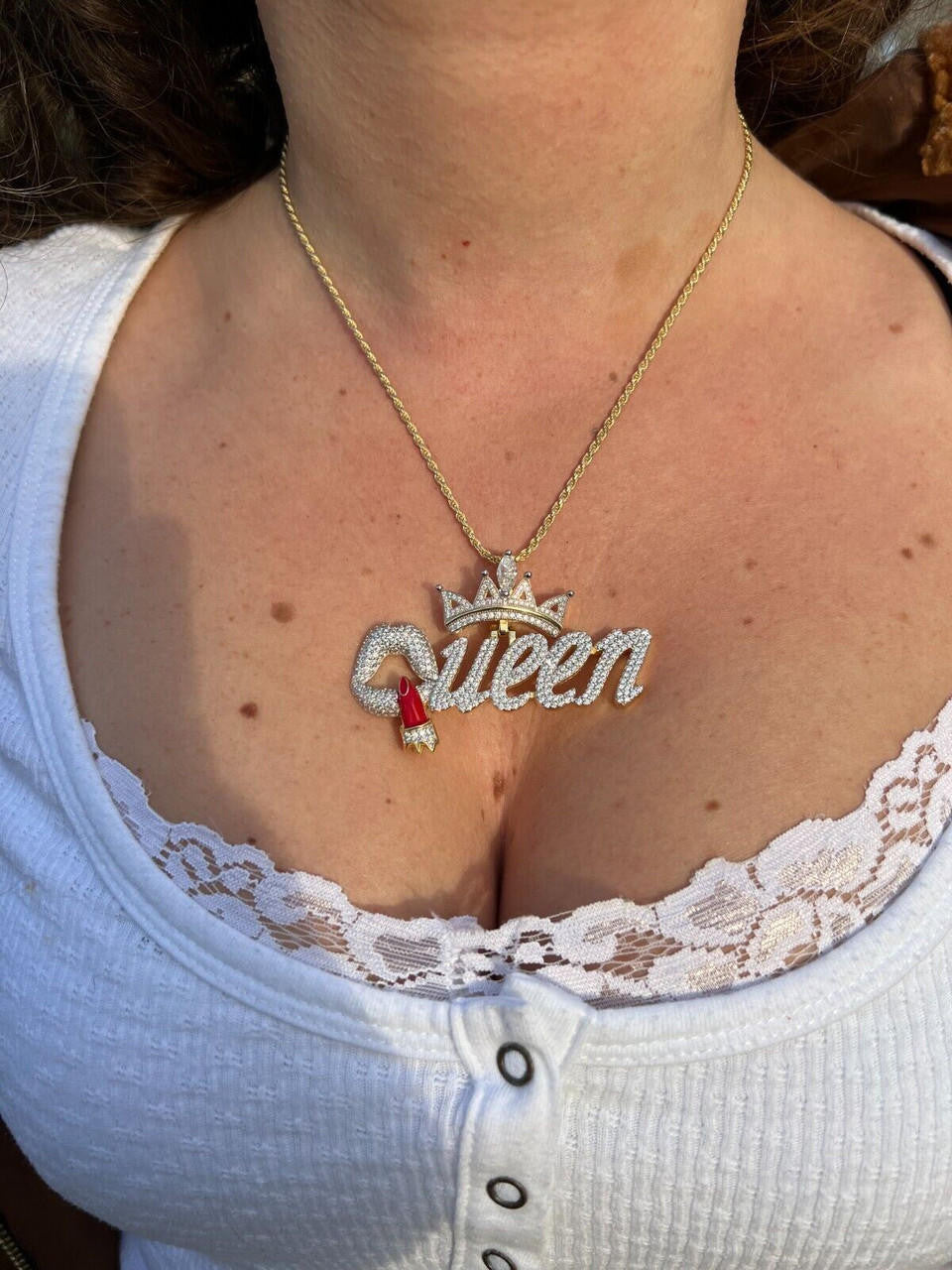 MOISSANITE 925 Silver/Gold/Rose Iced Queen W. Crown & Lipstick Pendant Necklace)