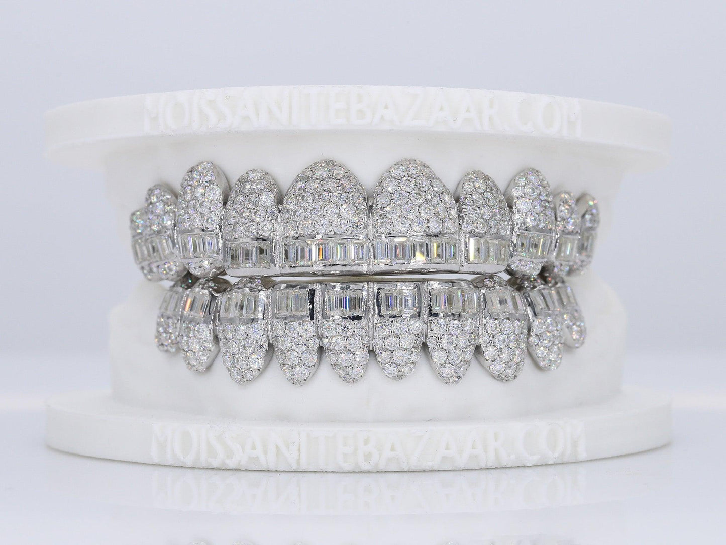 Pointer Stone Center VVS Moissanite Diamond Grillz