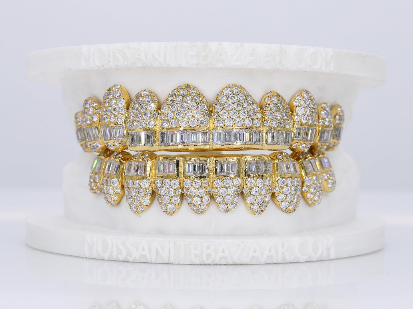 Pointer Stone Center VVS Moissanite Diamond Grillz